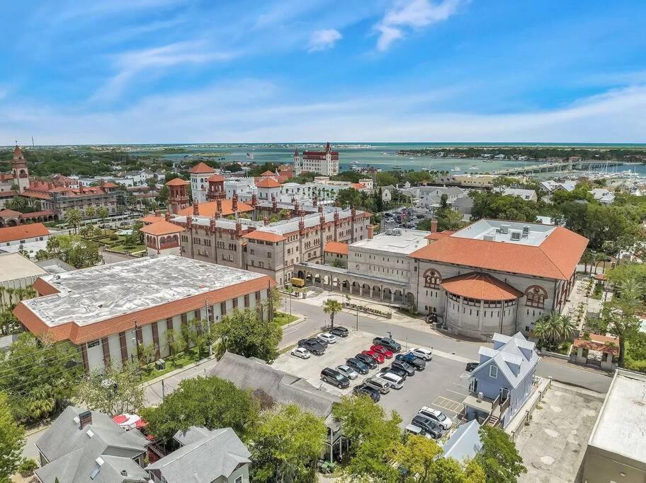 Cedar Street Retreat - Unit D Lägenhet St. Augustine Exteriör bild